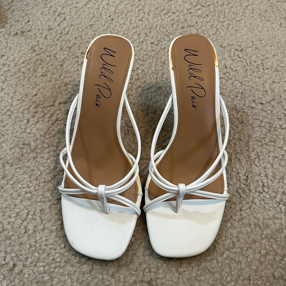Wild pair white heeled sandal size 6